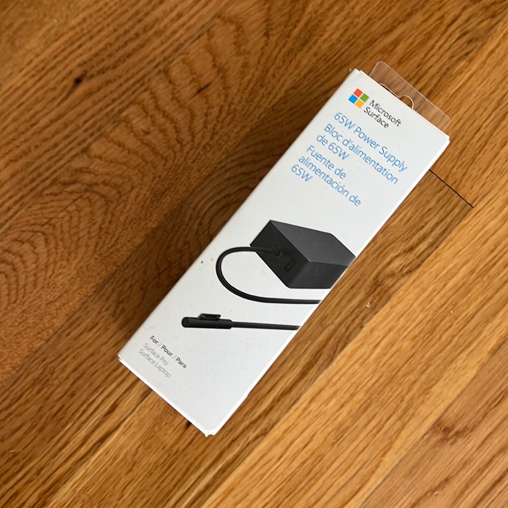 Microsoft 65W surface power supply NWT